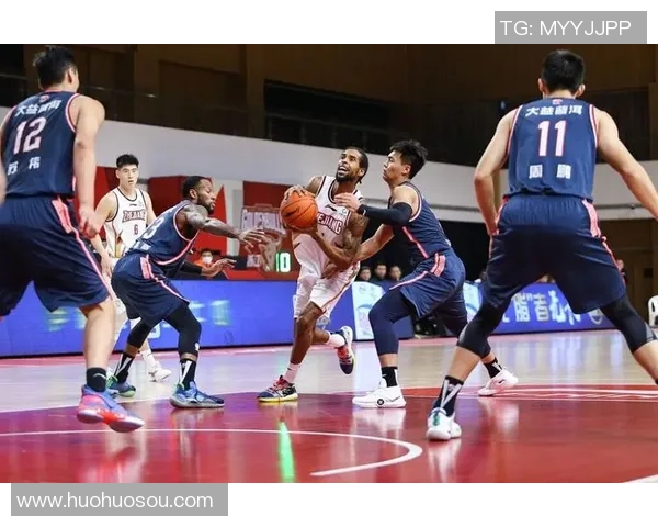 中国男篮与伊朗激战正酣最终结果揭晓引发球迷热议 中国男篮与伊朗激战正酣最终结果揭晓引发球迷热议