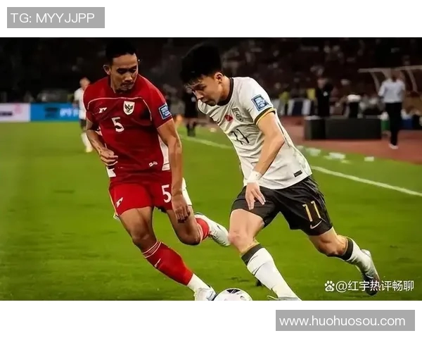 足球明星扔刀视频引发热议网友热评不断揭示背后故事与影响